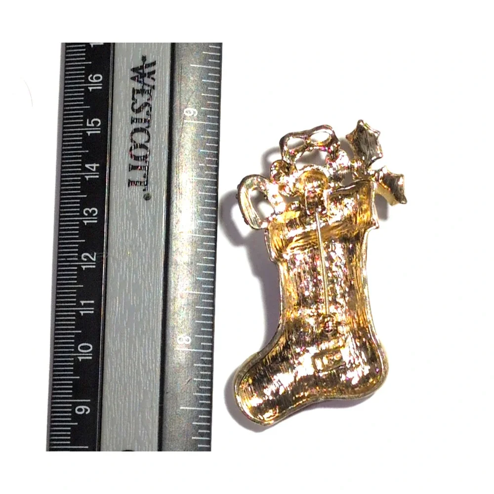 Liz Claiborne Christmas Brooch Pin Enamel Rhinestones Stocking Mouse LC 2.25 In‎
